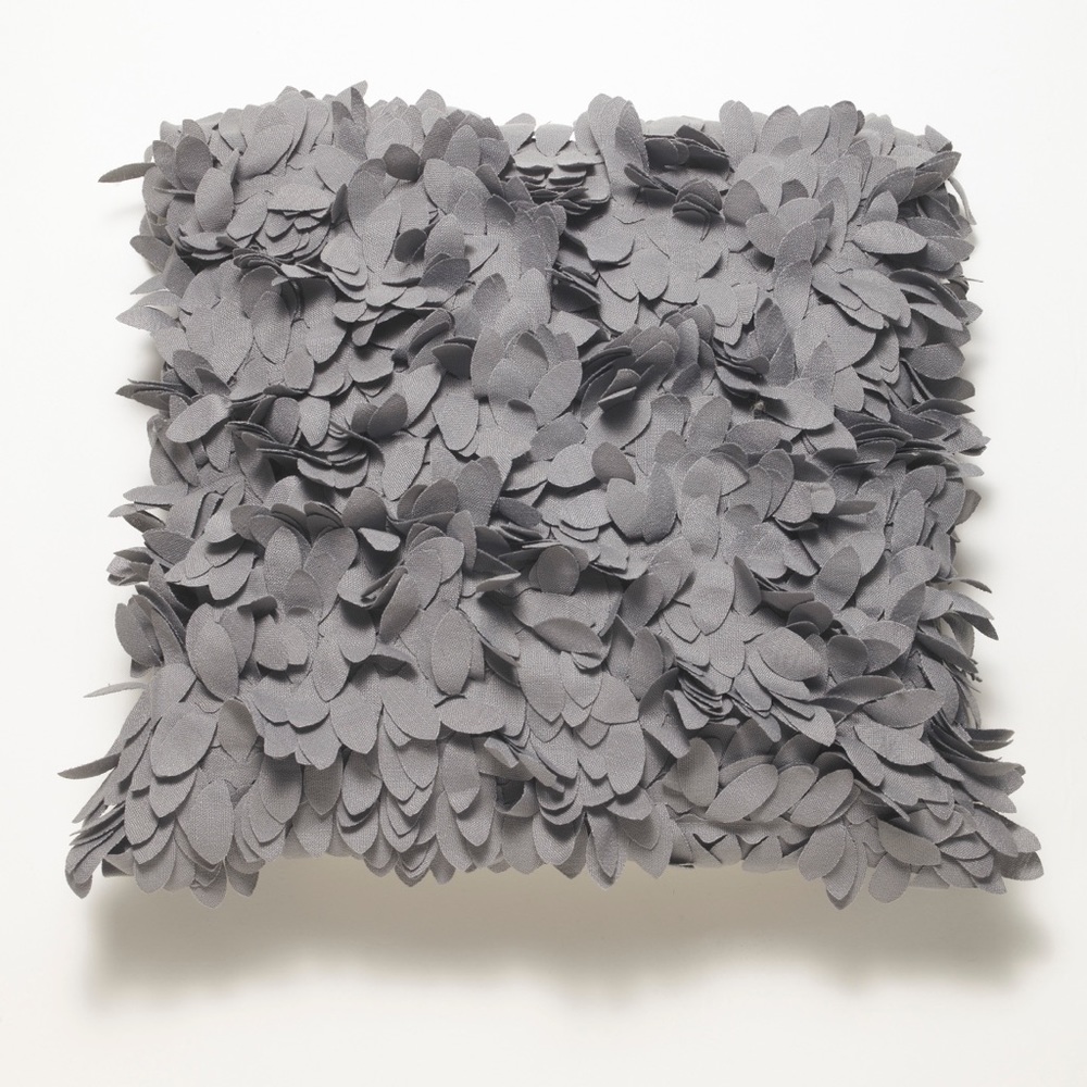 A2000225P Ashley Furniture Lilette Gray 18”x18” Feathered Throw Pillow: 48 Avail